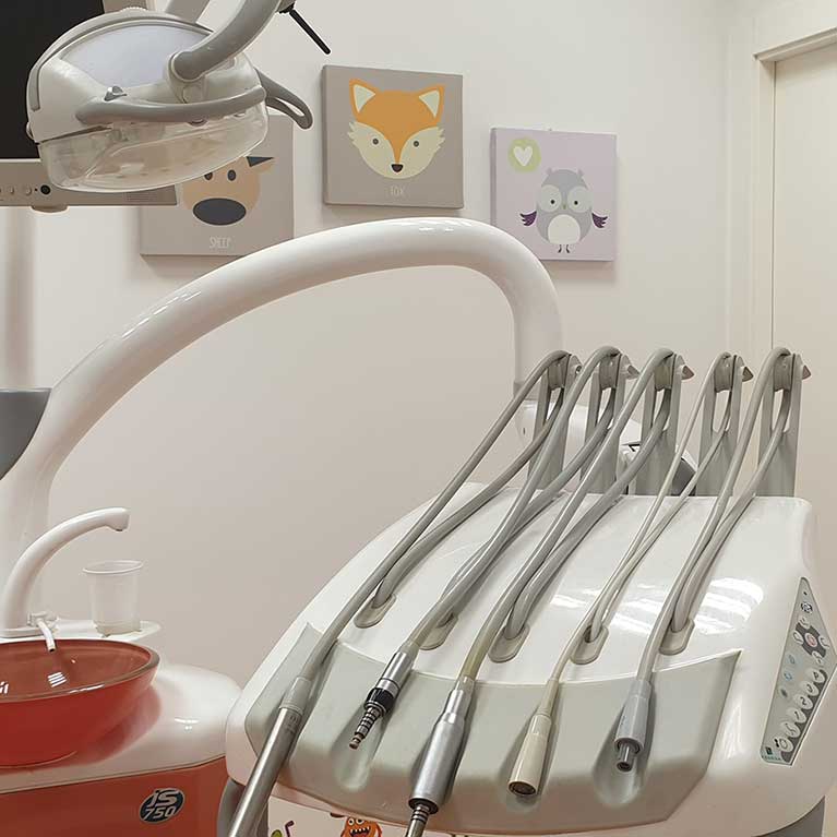 Puesto de trabajo AGM Dentista